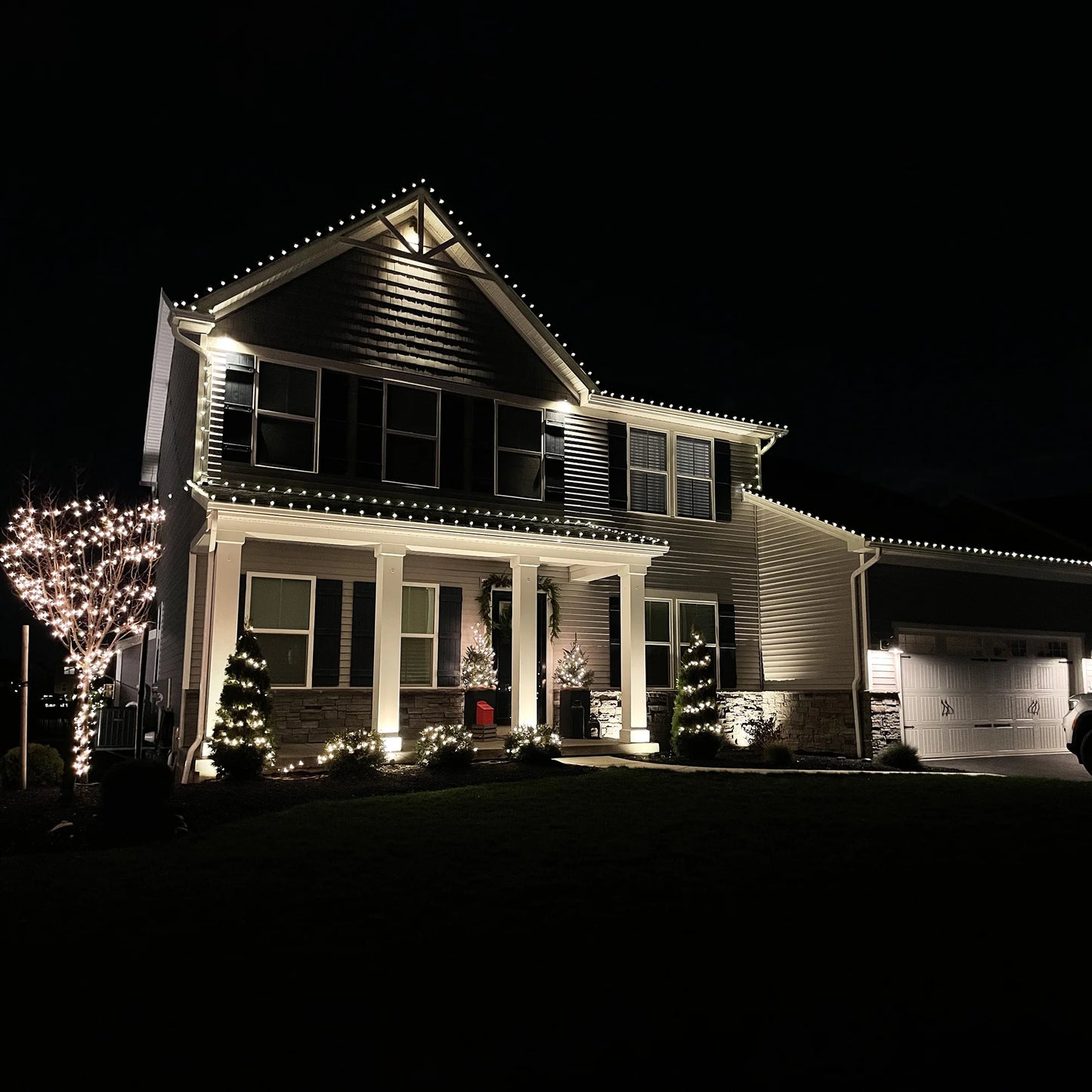 LED Faceted C9 Christmas Lights - Warm White - 66' Green Wire - 100Ct